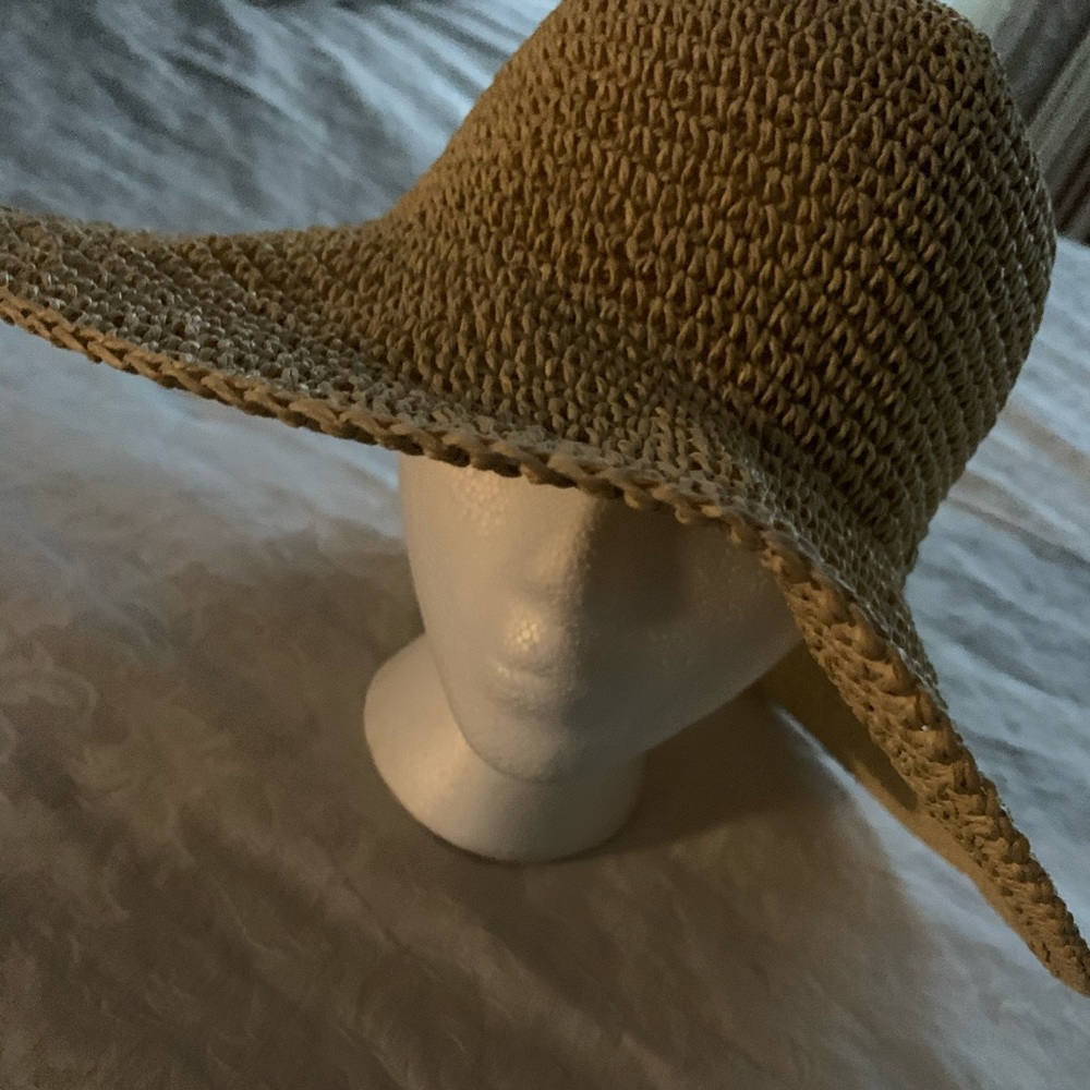 Women’s summer hat in tan color